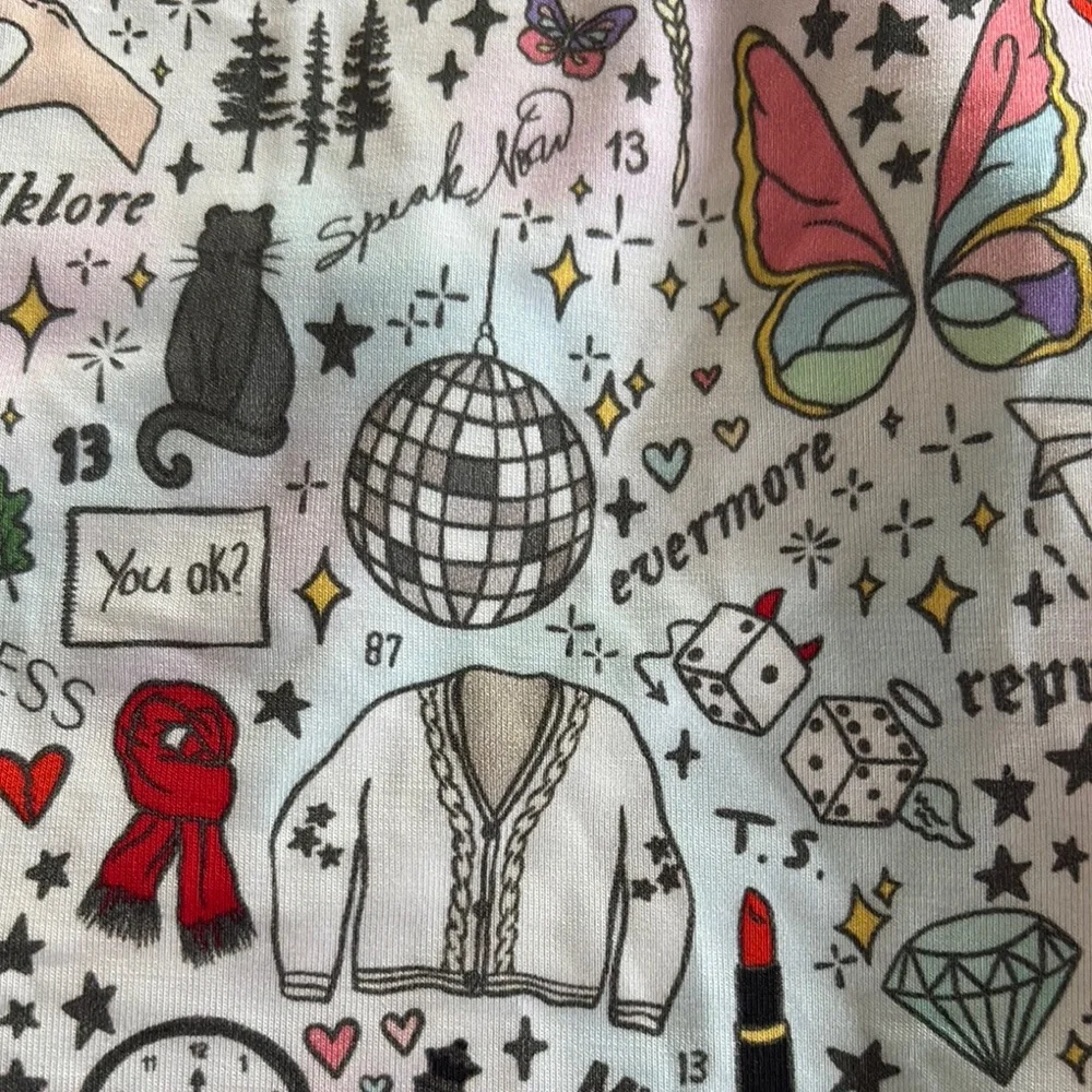 Little Snuggles Taylor Swift PJ Set - Picture 3 of 15